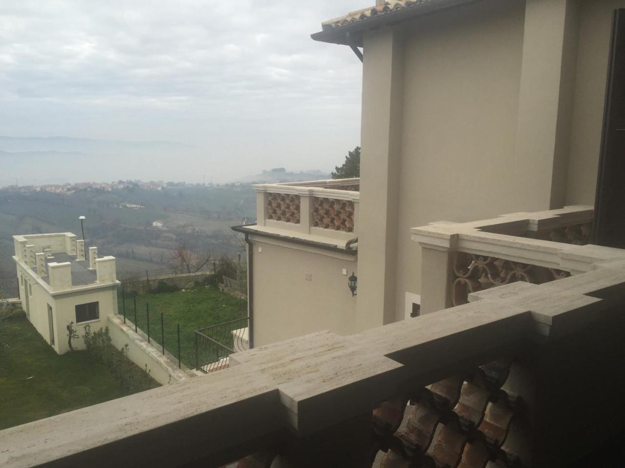 La Rocca Guest House & Spa Montefalco Exterior photo